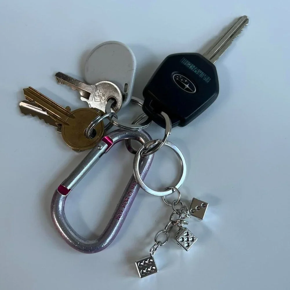 y2k 2000s dice stack silver chrome keyring keychain